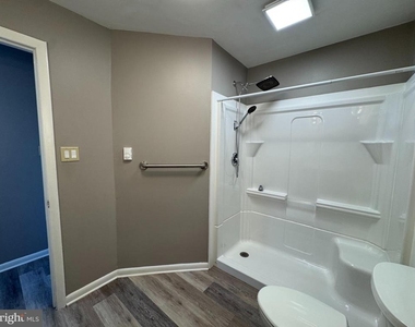 235 S Ridge Avenue - Photo Thumbnail 13