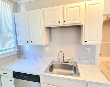 602 Powell Street - Photo Thumbnail 7