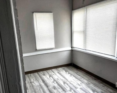 602 Powell Street - Photo Thumbnail 1