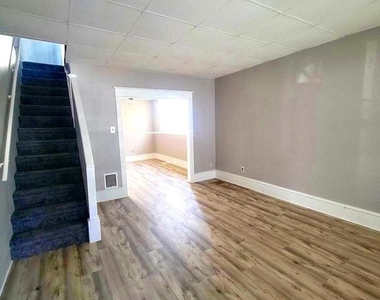 602 Powell Street - Photo Thumbnail 3