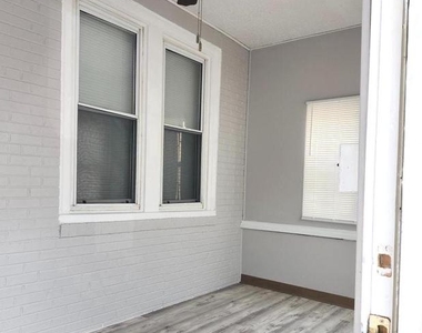 602 Powell Street - Photo Thumbnail 2