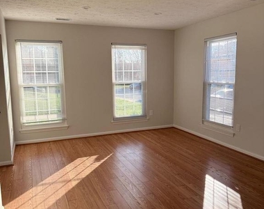 2401 W Rosecroft Village Circle - Photo Thumbnail 5