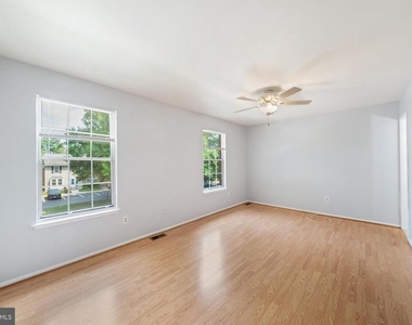 7767 Hiawatha Lane - Photo Thumbnail 9