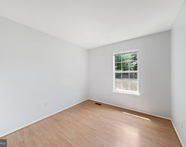 7767 Hiawatha Lane - Photo Thumbnail 6