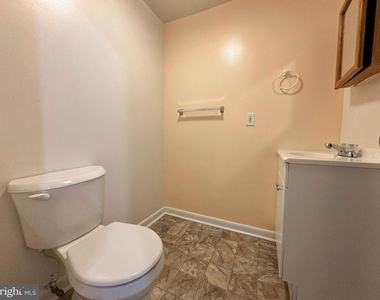 7767 Hiawatha Lane - Photo Thumbnail 11
