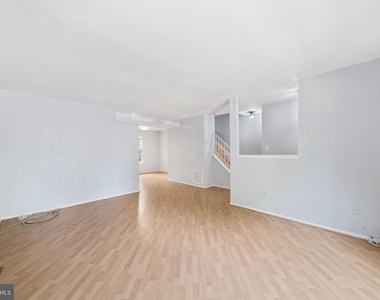 7767 Hiawatha Lane - Photo Thumbnail 13