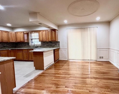 7510 Sanner Road W - Photo Thumbnail 4
