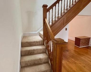 112 E 3rd Street - Photo Thumbnail 11