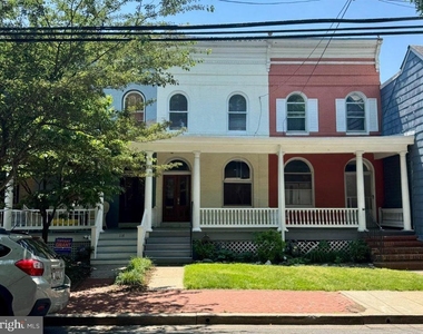 112 E 3rd Street - Photo Thumbnail 34