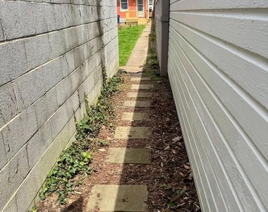 112 E 3rd Street - Photo Thumbnail 27