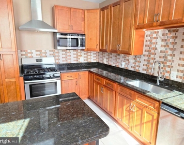 804 Hollins Street - Photo Thumbnail 15