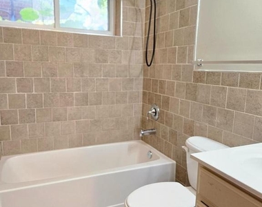 804 Hollins Street - Photo Thumbnail 35