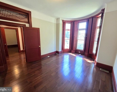 804 Hollins Street - Photo Thumbnail 32