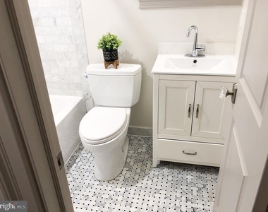 1302 E Capitol Street Ne - Photo Thumbnail 9