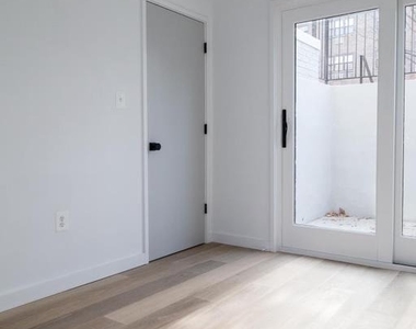 1443 Euclid Street Nw - Photo Thumbnail 6