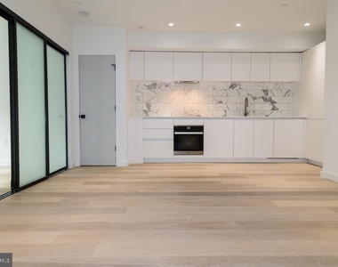 1443 Euclid Street Nw - Photo Thumbnail 2