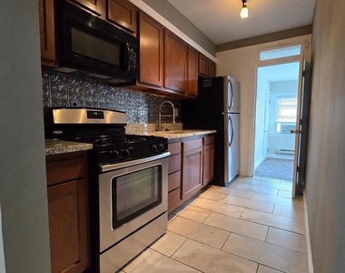 4044 7th Street Ne - Photo Thumbnail 1