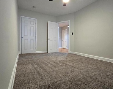 4044 7th Street Ne - Photo Thumbnail 5