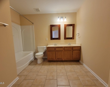 302 Lime Creek Court - Photo Thumbnail 21