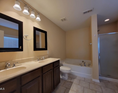 302 Lime Creek Court - Photo Thumbnail 14