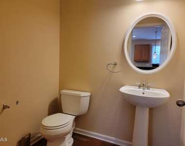 302 Lime Creek Court - Photo Thumbnail 9