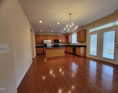 302 Lime Creek Court - Photo Thumbnail 6