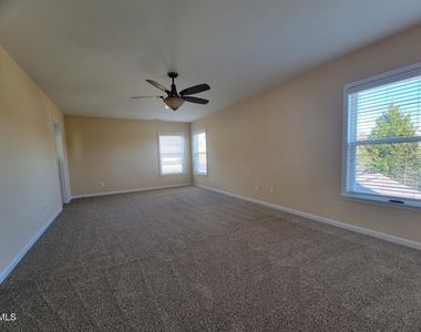 302 Lime Creek Court - Photo Thumbnail 11