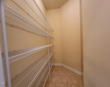 302 Lime Creek Court - Photo Thumbnail 7