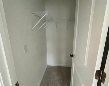2305 Oakwood Meadows Court - Photo Thumbnail 9