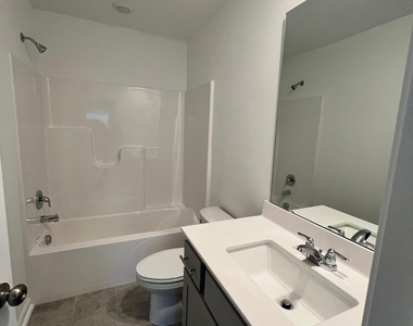 2305 Oakwood Meadows Court - Photo Thumbnail 8