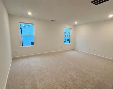 2305 Oakwood Meadows Court - Photo Thumbnail 7