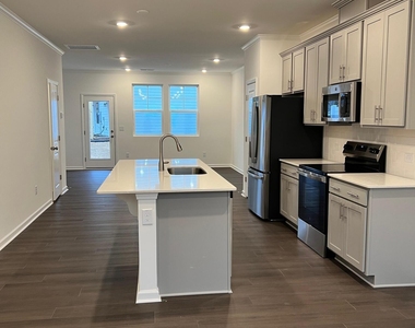 2305 Oakwood Meadows Court - Photo Thumbnail 24