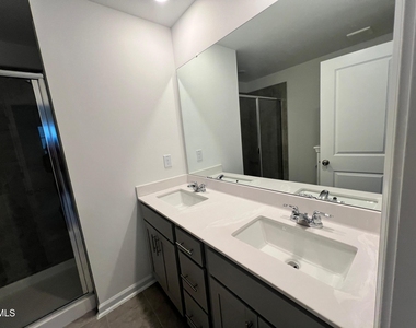 2305 Oakwood Meadows Court - Photo Thumbnail 15