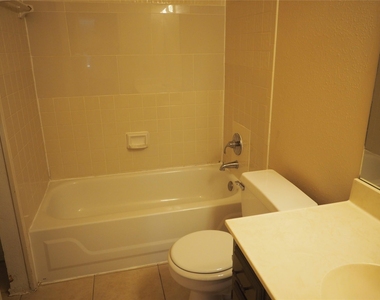 1403 Hermitage Dr - Photo Thumbnail 12