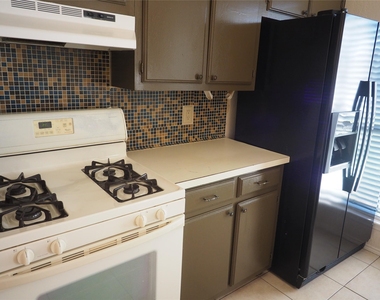 1403 Hermitage Dr - Photo Thumbnail 5