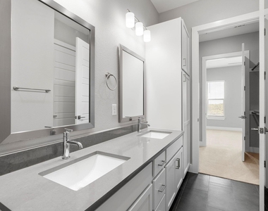 4501 Jackson Ave - Photo Thumbnail 17