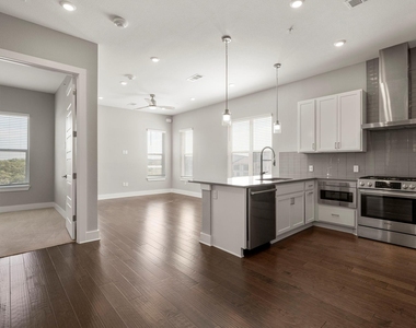 4501 Jackson Ave - Photo Thumbnail 3