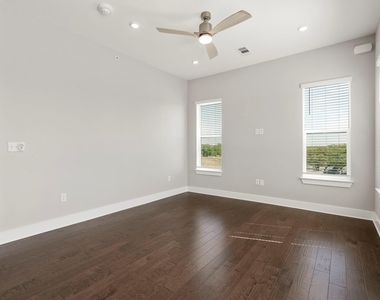 4501 Jackson Ave - Photo Thumbnail 10
