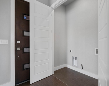 4501 Jackson Ave - Photo Thumbnail 20