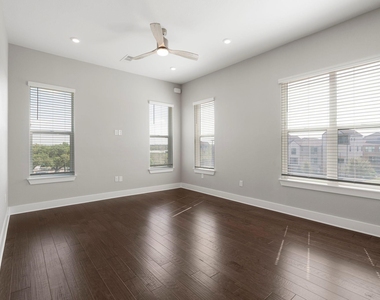 4501 Jackson Ave - Photo Thumbnail 9
