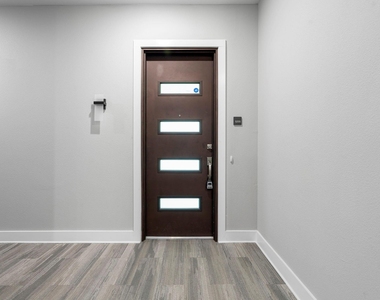 4501 Jackson Ave - Photo Thumbnail 2
