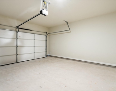 2428 Ekvall Dr - Photo Thumbnail 29