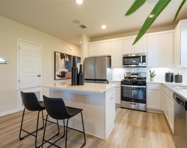 2428 Ekvall Dr - Photo Thumbnail 5