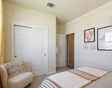 2428 Ekvall Dr - Photo Thumbnail 12