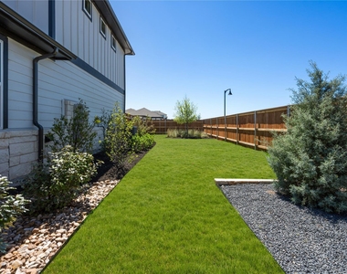 2428 Ekvall Dr - Photo Thumbnail 27