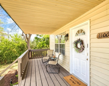 11004 Elm St - Photo Thumbnail 1