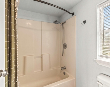 11004 Elm St - Photo Thumbnail 13