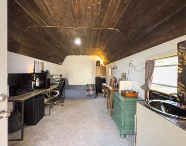 11004 Elm St - Photo Thumbnail 20