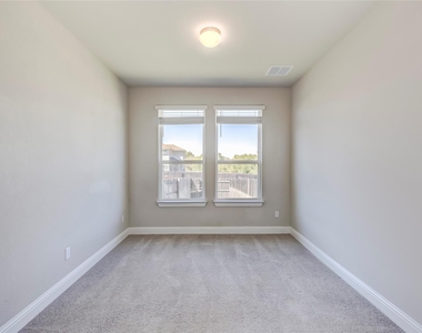 113 Riverhill Dr - Photo Thumbnail 18