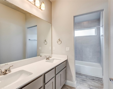 113 Riverhill Dr - Photo Thumbnail 14